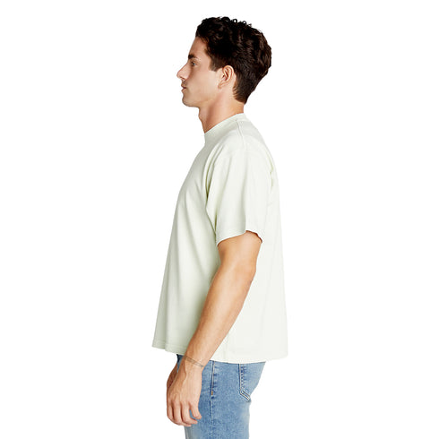 heavyweight pigment tee pistachio model men side